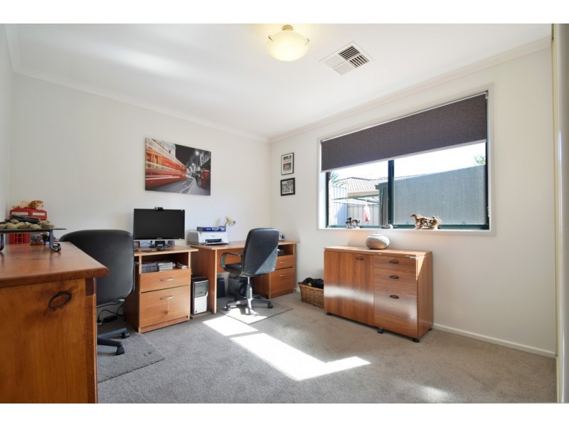 13 Paignton Close, Moana SA 5169