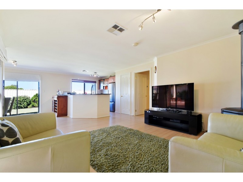 10 Merrivale Drive, Happy Valley SA 5159