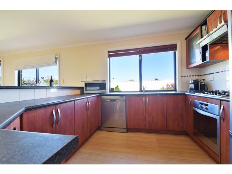 10 Merrivale Drive, Happy Valley SA 5159