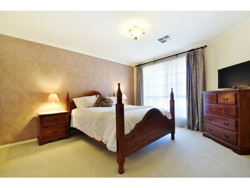 10 Merrivale Drive, Happy Valley SA 5159