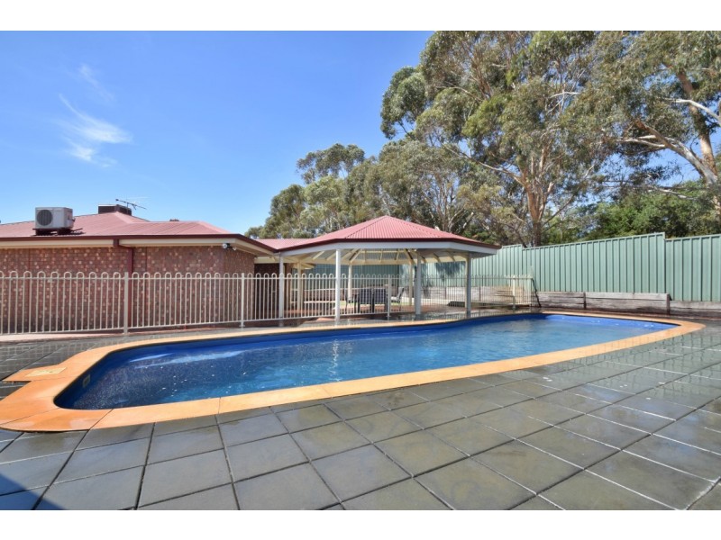 62 Jeanette Crescent, Aberfoyle Park SA 5159