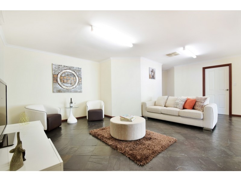 62 Jeanette Crescent, Aberfoyle Park SA 5159