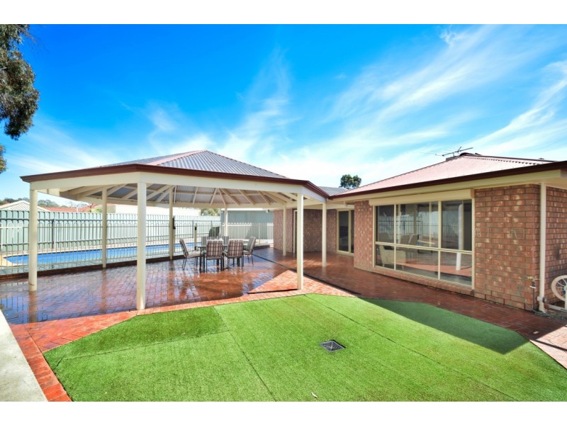 62 Jeanette Crescent, Aberfoyle Park SA 5159