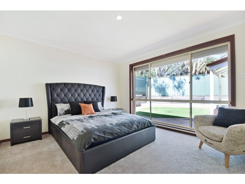 62 Jeanette Crescent, Aberfoyle Park SA 5159