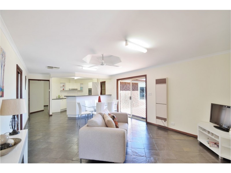 62 Jeanette Crescent, Aberfoyle Park SA 5159