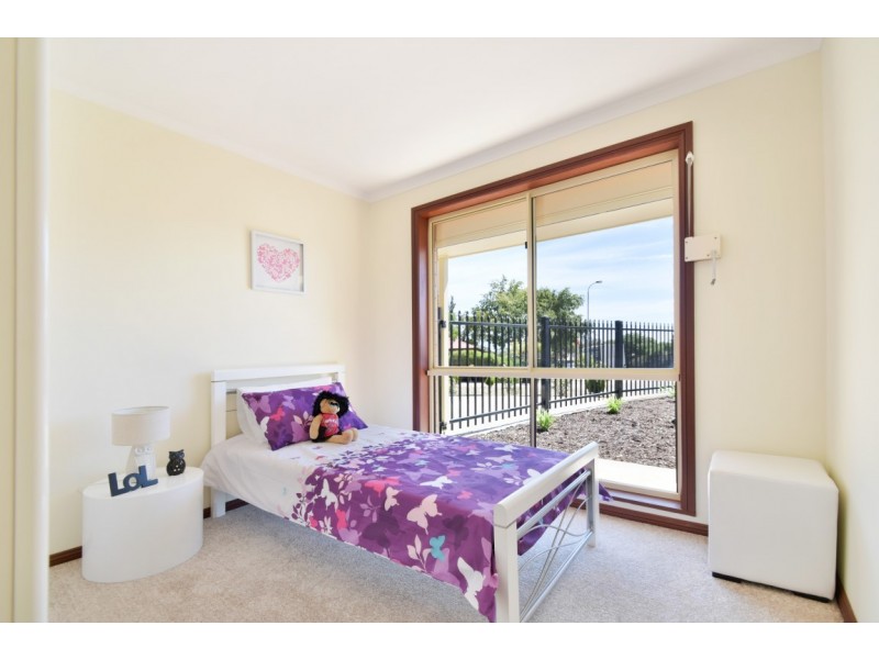 62 Jeanette Crescent, Aberfoyle Park SA 5159