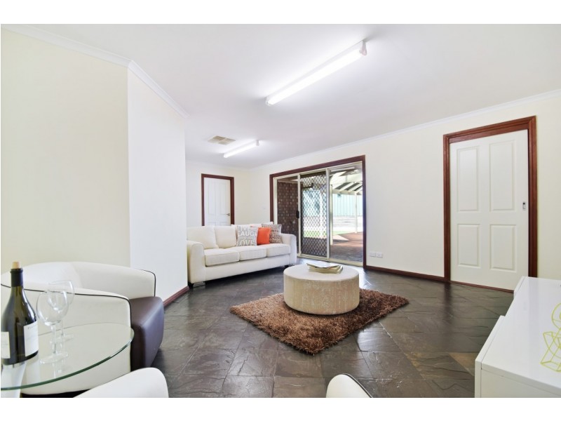 62 Jeanette Crescent, Aberfoyle Park SA 5159