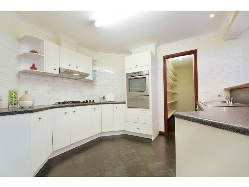 62 Jeanette Crescent, Aberfoyle Park SA 5159