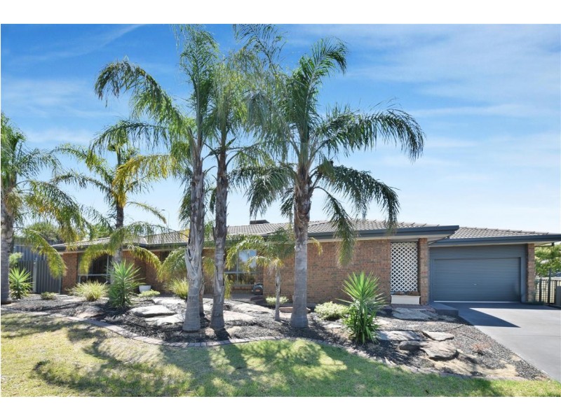 4 Jacqueline Avenue, Woodcroft SA 5162