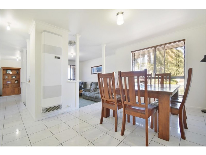 4 Jacqueline Avenue, Woodcroft SA 5162