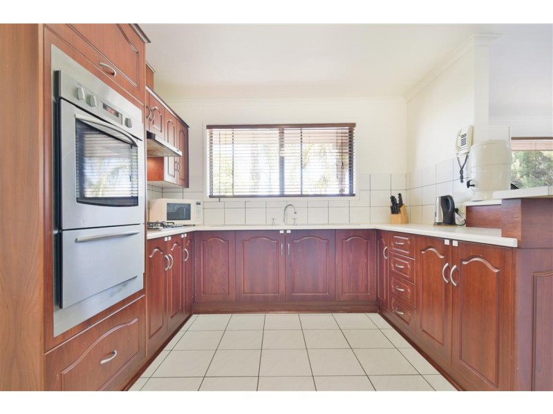 4 Jacqueline Avenue, Woodcroft SA 5162