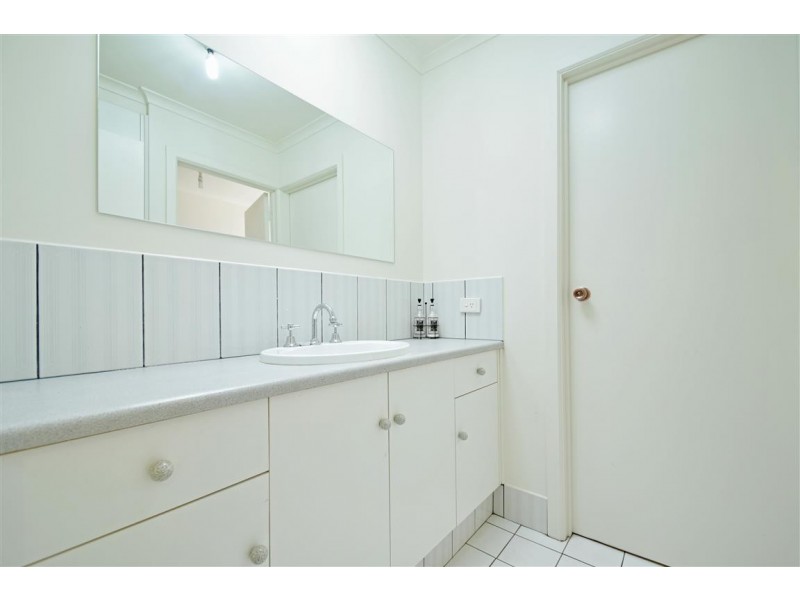 4 Jacqueline Avenue, Woodcroft SA 5162