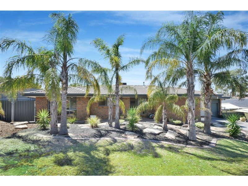 4 Jacqueline Avenue, Woodcroft SA 5162