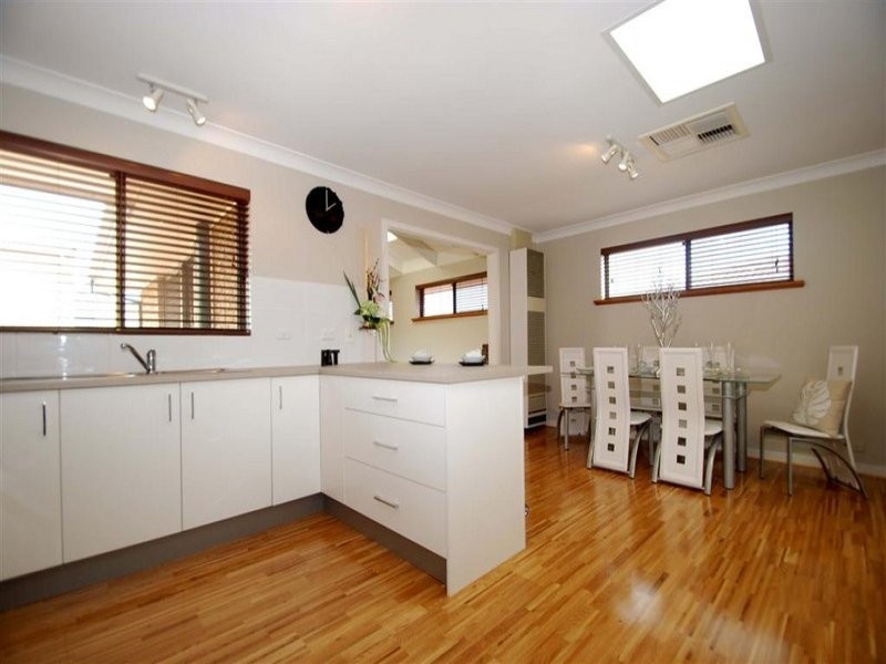 23 Rogana Crescent, Hallett Cove SA 5158