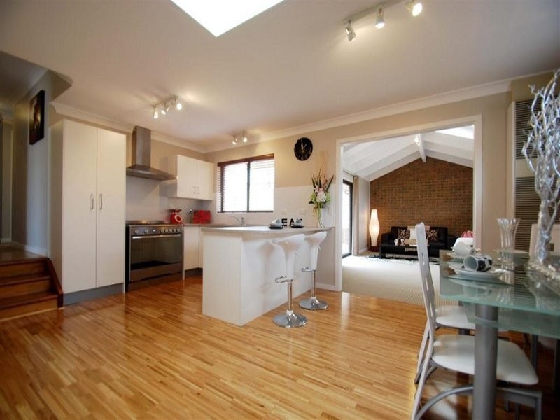 23 Rogana Crescent, Hallett Cove SA 5158