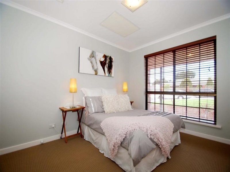23 Rogana Crescent, Hallett Cove SA 5158