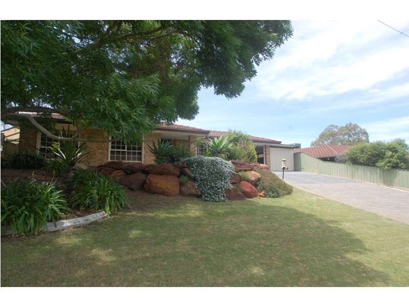 39 Ernest cres, Happy Valley SA 5159