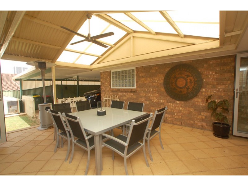 39 Ernest cres, Happy Valley SA 5159