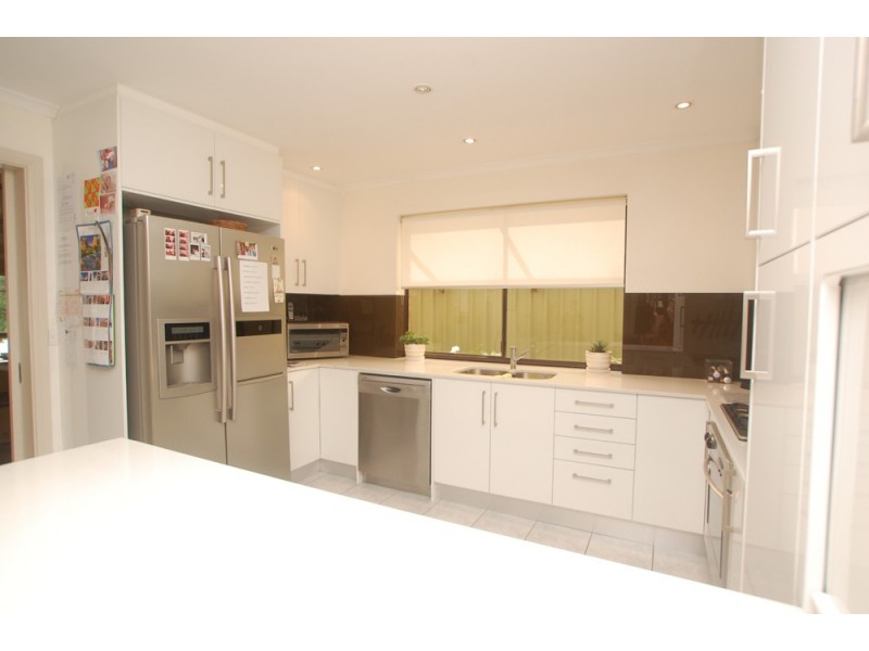 39 Ernest cres, Happy Valley SA 5159