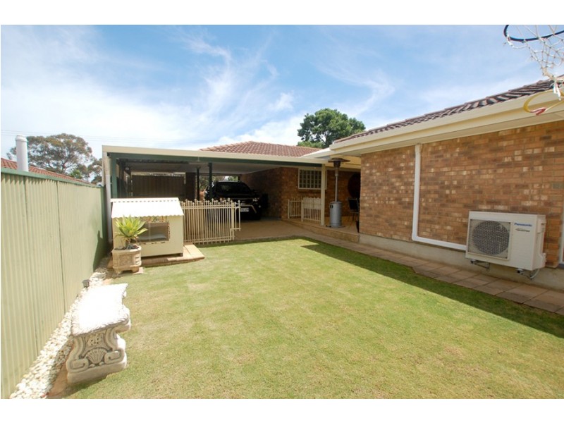 39 Ernest cres, Happy Valley SA 5159