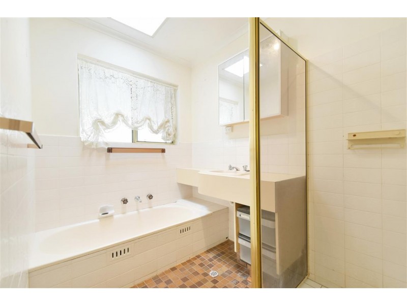 29 Tripoli Road, Happy Valley SA 5159