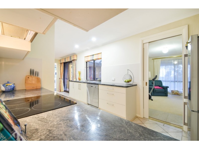 1 Seaview Drive, Happy Valley SA 5159