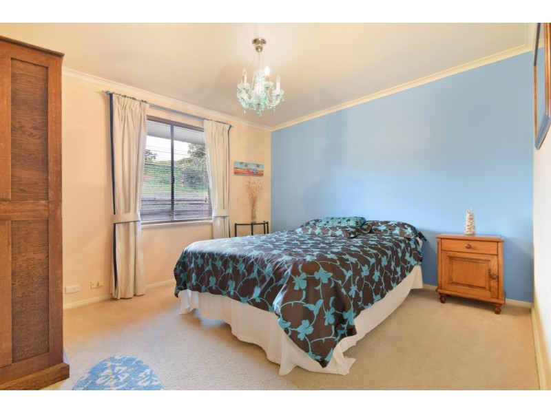 1 Seaview Drive, Happy Valley SA 5159