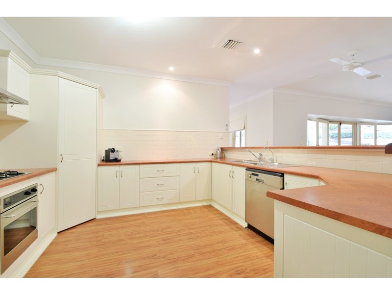 2 Peppermint Grove, Aberfoyle Park SA 5159