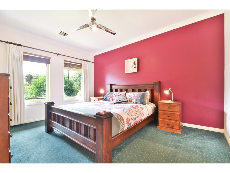 2 Peppermint Grove, Aberfoyle Park SA 5159