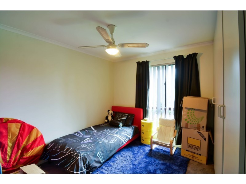 8 Banks Road, Woodcroft SA 5162