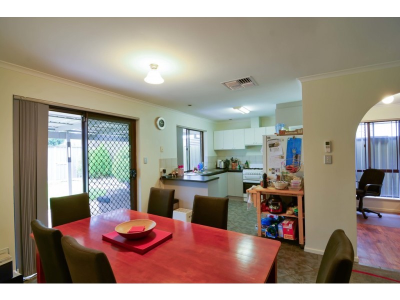 8 Banks Road, Woodcroft SA 5162
