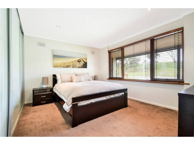 38 Columbia Crescent, Hallett Cove SA 5158