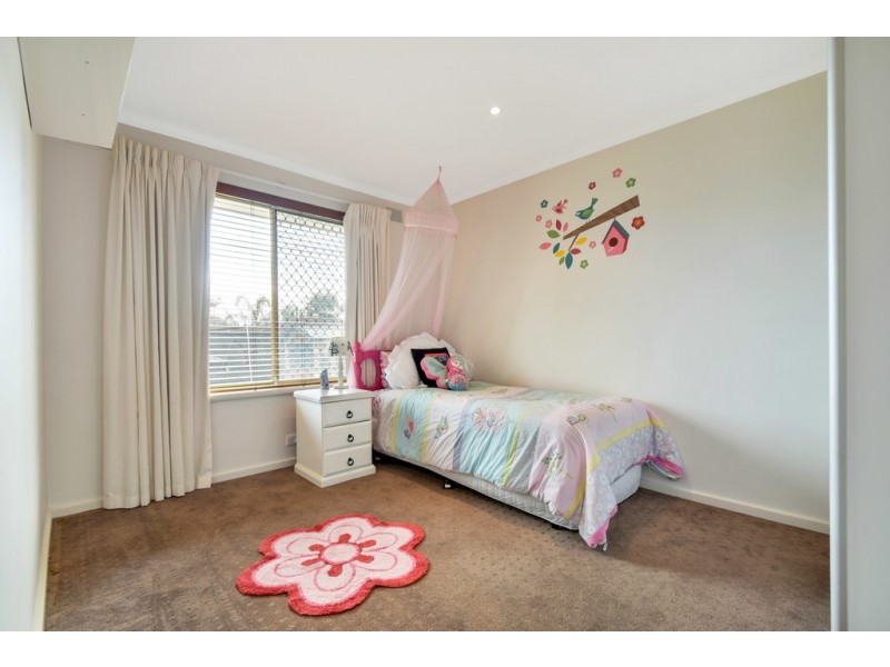 38 Columbia Crescent, Hallett Cove SA 5158