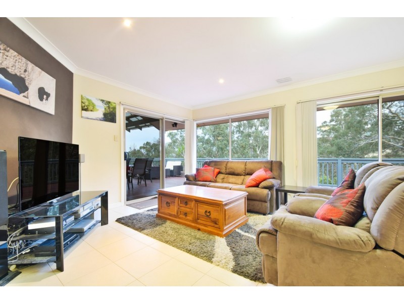 7 Molnar Drive, Aberfoyle Park SA 5159