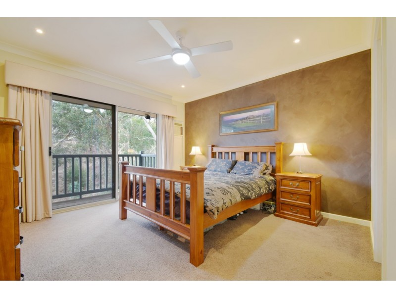7 Molnar Drive, Aberfoyle Park SA 5159