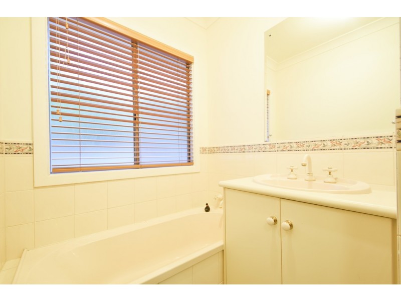 7 Molnar Drive, Aberfoyle Park SA 5159