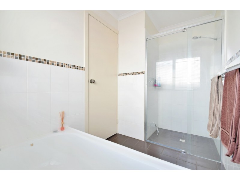 3 Walford Drive, Onkaparinga Hills SA 5163