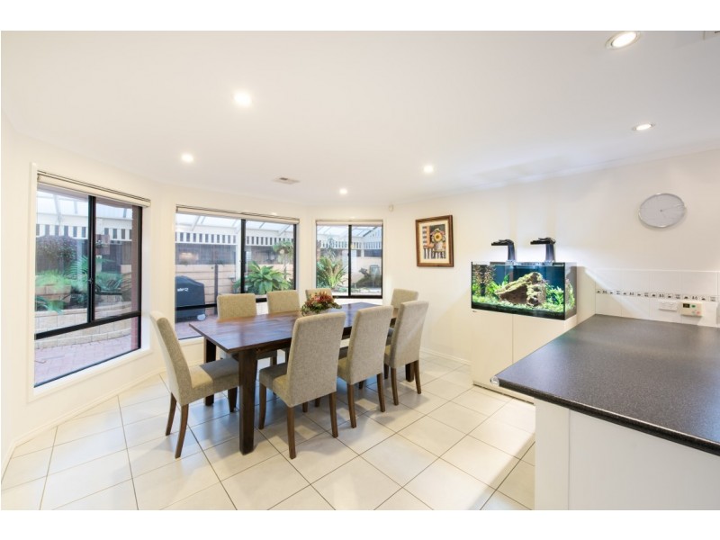 5 Landseer Crescent, Seaford Rise SA 5169