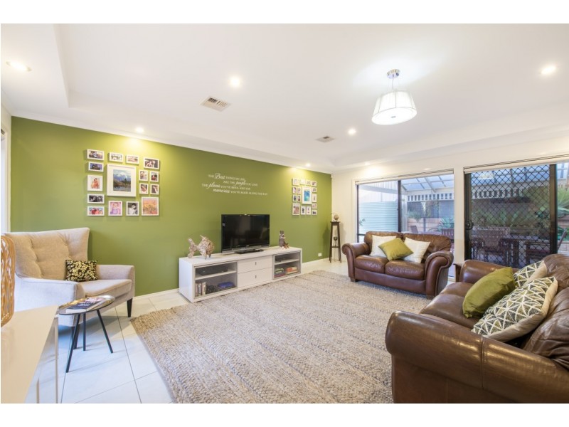 5 Landseer Crescent, Seaford Rise SA 5169