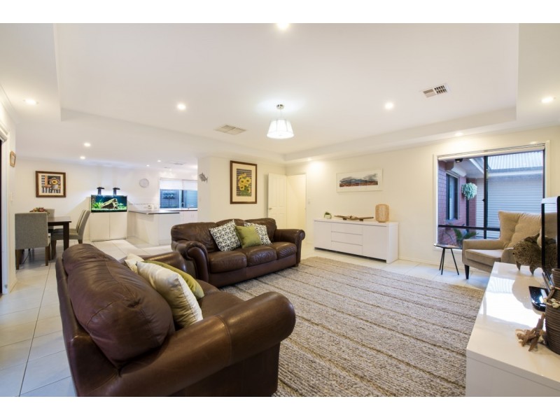 5 Landseer Crescent, Seaford Rise SA 5169