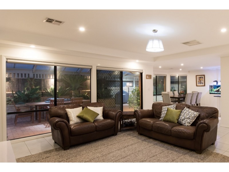 5 Landseer Crescent, Seaford Rise SA 5169