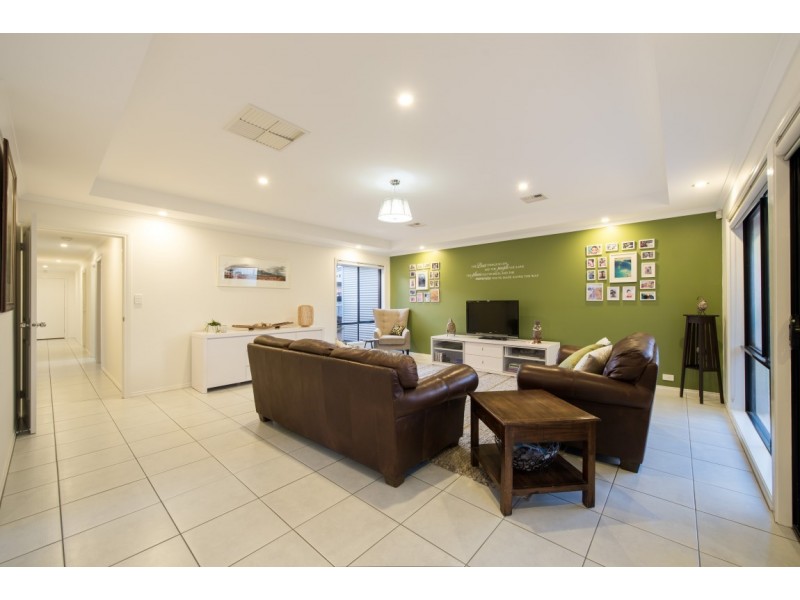 5 Landseer Crescent, Seaford Rise SA 5169