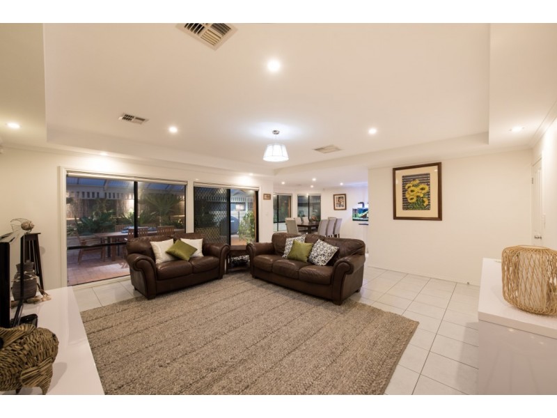 5 Landseer Crescent, Seaford Rise SA 5169