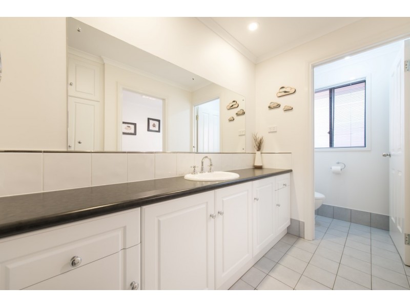 5 Landseer Crescent, Seaford Rise SA 5169