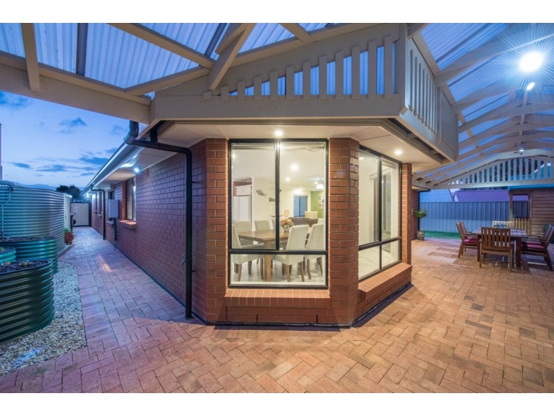 5 Landseer Crescent, Seaford Rise SA 5169