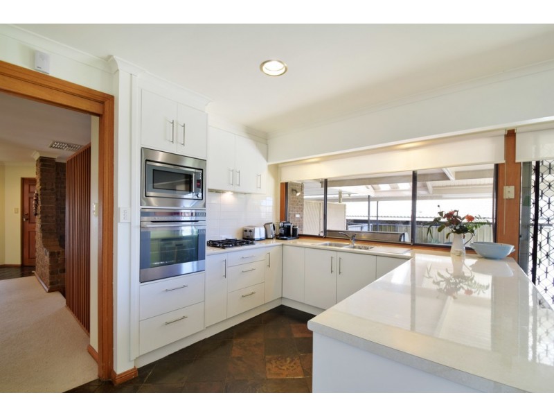 32 Barramundi Drive, Hallett Cove SA 5158