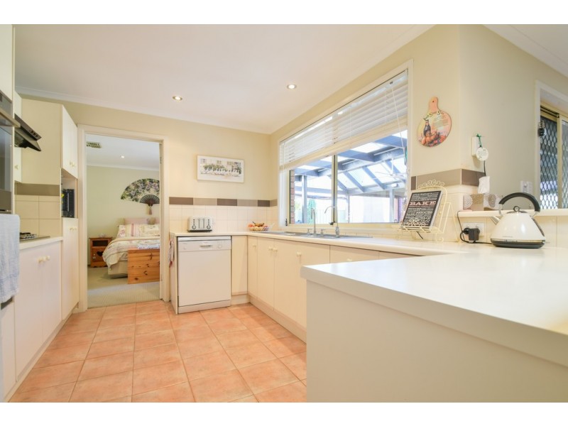 5 Traeger Court, Woodcroft SA 5162