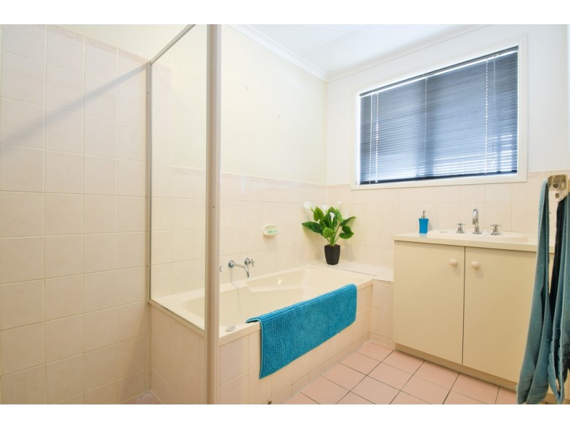 5 Traeger Court, Woodcroft SA 5162