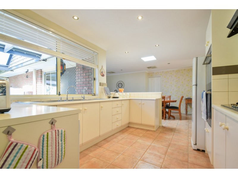 5 Traeger Court, Woodcroft SA 5162