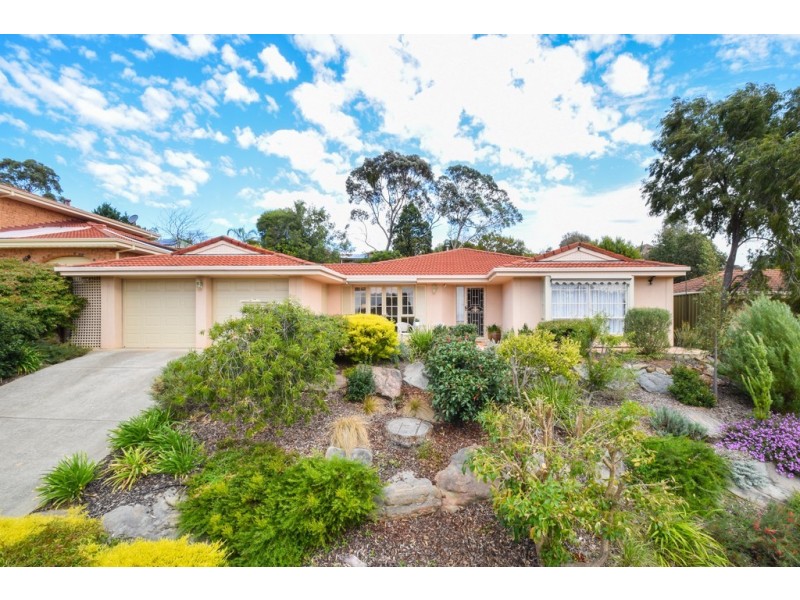 17 Crossdale Drive, Aberfoyle Park SA 5159